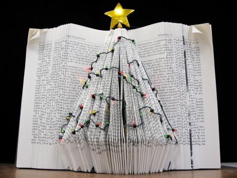 holiday-tree-book-art